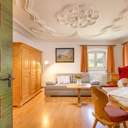 Schwabenbauernhof-tradition Und Moderne Erleben * 鲁波尔丁