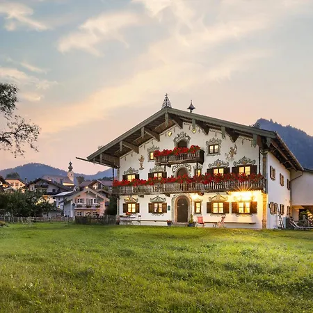 Schwabenbauernhof-tradition Und Moderne Erleben *